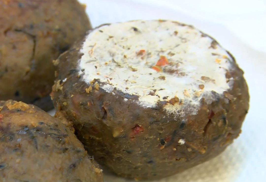 Antakya k&uuml;fl&uuml; s&uuml;rk&uuml;n&uuml;n (&ccedil;&ouml;kelek) lezzeti k&uuml;flendik&ccedil;e artıyor! Yiyen tadına doyamıyor