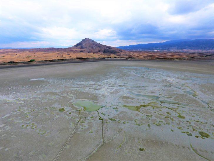 Burdur'da göçmen kuşların uğrak noktası Karataş Gölü kurudu G1