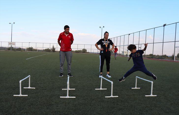 Antrenör çift geleceğin şampiyon sporcularını yetiştiriyor G2