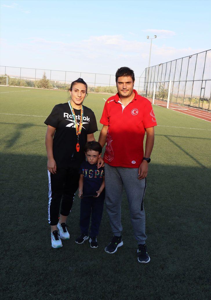 Antrenör çift geleceğin şampiyon sporcularını yetiştiriyor G4