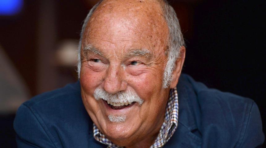 Eski İngiliz futbolcu Jimmy Greaves vefat etti