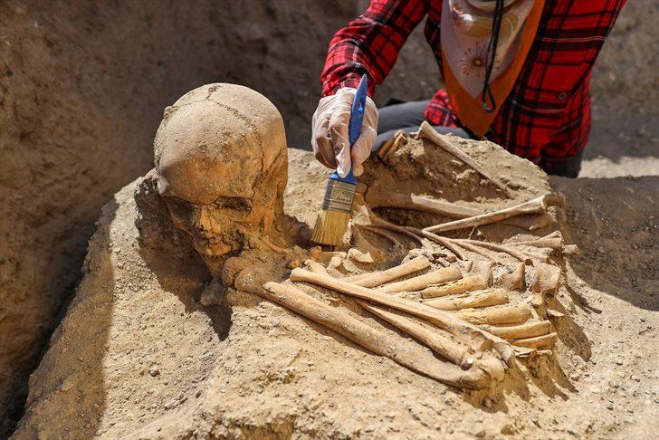 Van'da şaşırtan keşif! Yeni mezar tipi ortaya çıktı G1