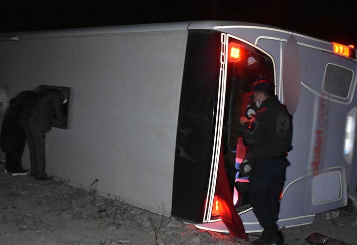 Konya'da yolcu otobüsü devrildi: 14 yaralı G2