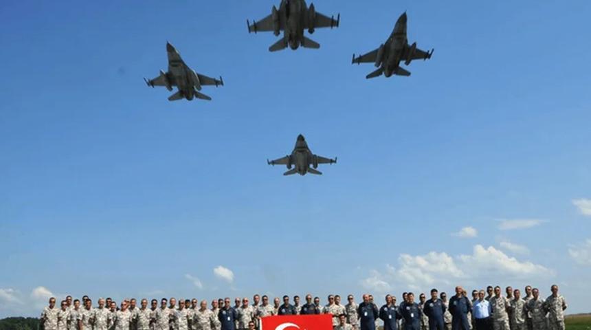 Milli Savunma Bakanlığı saat verdi: İstanbul'da gözünüz gökyüzünde olsun