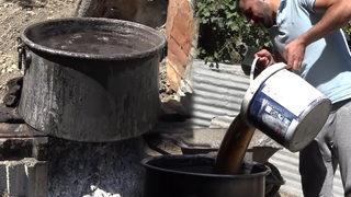 Doğal ilaç olarak da kullanılıyor! Üzüm pekmezi bakın nasıl hazırlanıyormuş