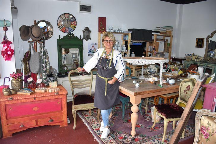 Emekliliğinde öğrendiği ahşap boyama sanatıyla eski eşyaları "parlatıyor" G1