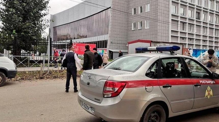 Rusya'da bir &uuml;niversitede d&uuml;zenlenen silahlı saldırıda en az 8 kişi hayatını kaybetti