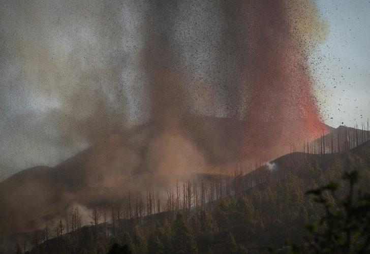 İspanya'da La Palma Adası'nda alarmın rengi kırmızıya döndü! 5 bin kişi tahliye ediliyor G3