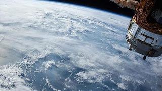 Çin, Tiencou-3 kargo mekiğini uzay istasyonuna yolladı