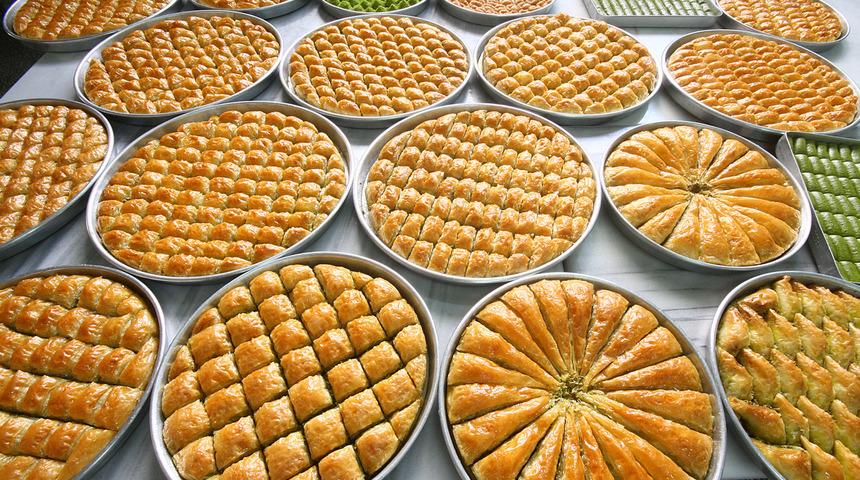Kolay baklava nasıl yapılır? Baklava hamuru nasıl yapılır? Cevizli baklava tarifi ve malzemeleri!