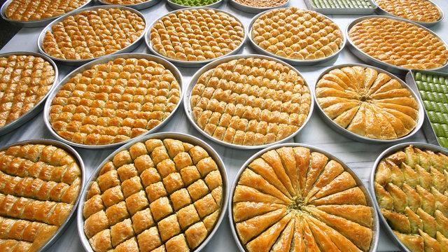 Kolay baklava nasıl yapılır? Baklava hamuru nasıl yapılır? Cevizli baklava tarifi ve malzemeleri!