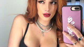 Ünlü model küvet pozlarını paylaştı! Beğeni butonu çöktü