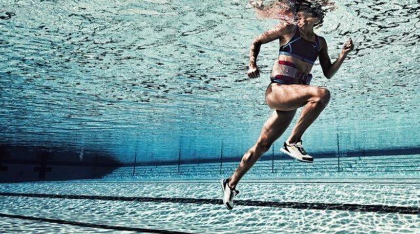 Suda egzersizle kalbe sağlık depolayın