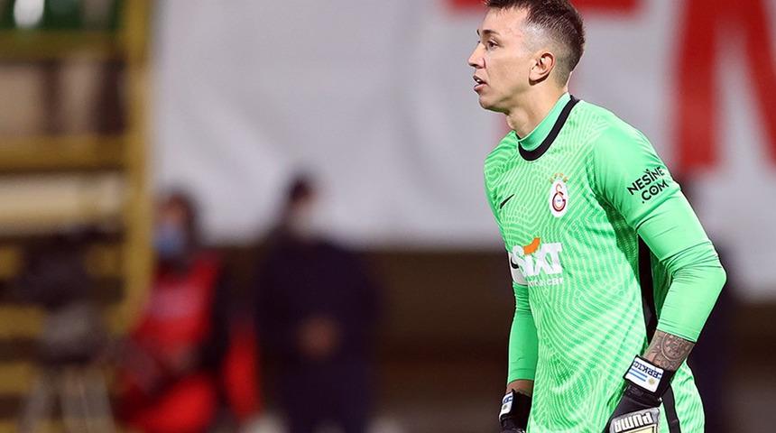 Muslera, Serkan Kırıntılı'nın üzerine yürüdü!