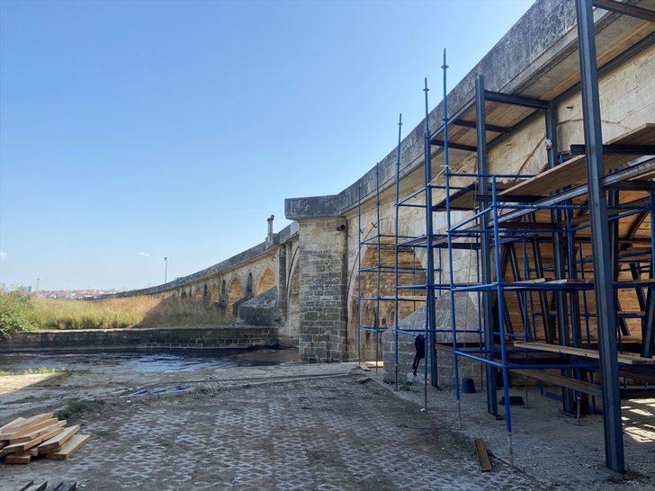 Tarihi Uzunköprü, restorasyon çalışmaları nedeniyle trafiğe kapatıldı G2