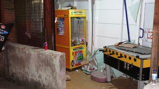 İzmir’de boş depodaki patlamada 4 kişi yaralandı