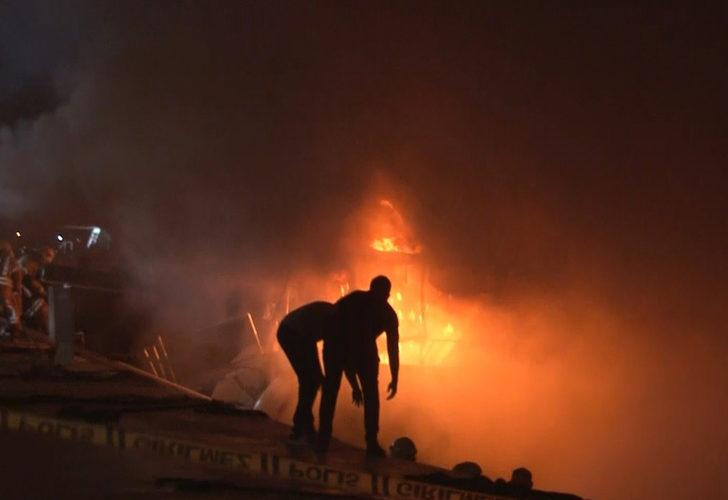 Bir günde ikinci yangın! Alev alev yanan lüks tekne battı G2