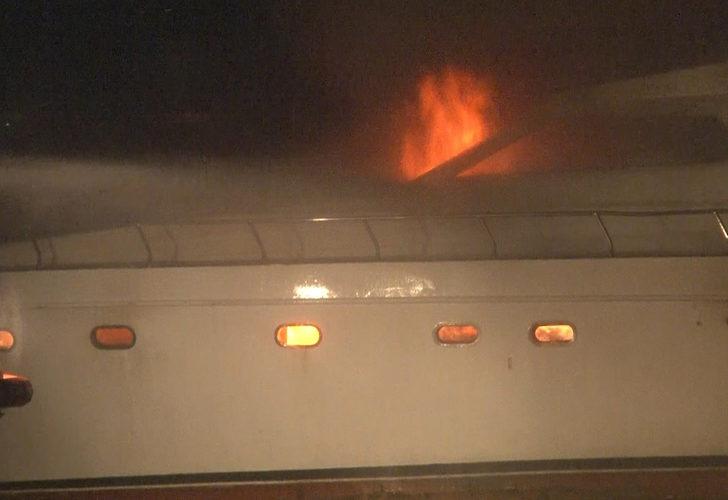 Bir günde ikinci yangın! Alev alev yanan lüks tekne battı G3