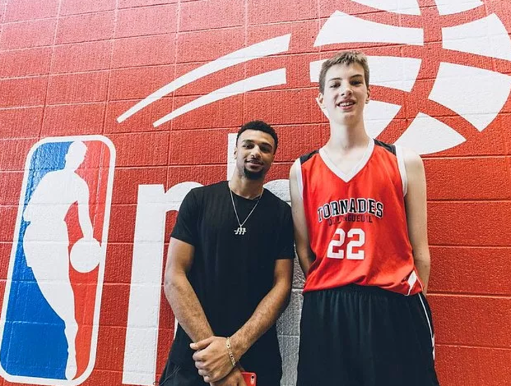 Bu rekorlar başka yerde yok! Saçıyla ip atlayandan en kısa vücut geliştiricisine kadar 2022 Guinness Rekorlar Kitabı açıklandı G3