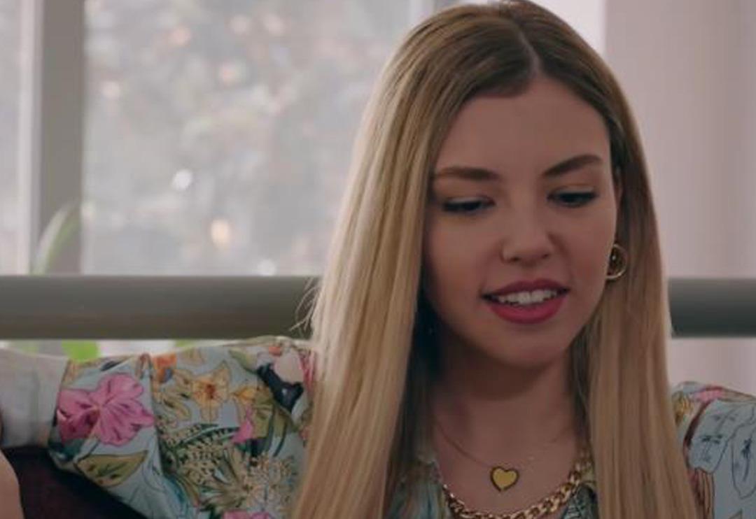 Hakan Sabancı a&ccedil;ıklamalarıyla tanınan Ayg&uuml;n Aydın jartiyerli pozlarıyla g&uuml;ndemde