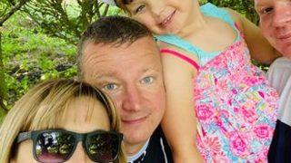 13 yaşında menopoza girdiği halde şu anda 2 çocuk annesi olan Claire Pape, sosyal medyadan ilham oluyor