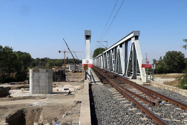 Halkalı-Kapıkule Demir Yolu Projesi'nin Edirne'deki viyadük çalışmaları sürüyor G2