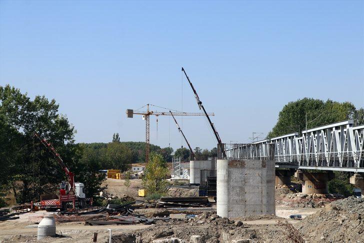 Halkalı-Kapıkule Demir Yolu Projesi'nin Edirne'deki viyadük çalışmaları sürüyor G4