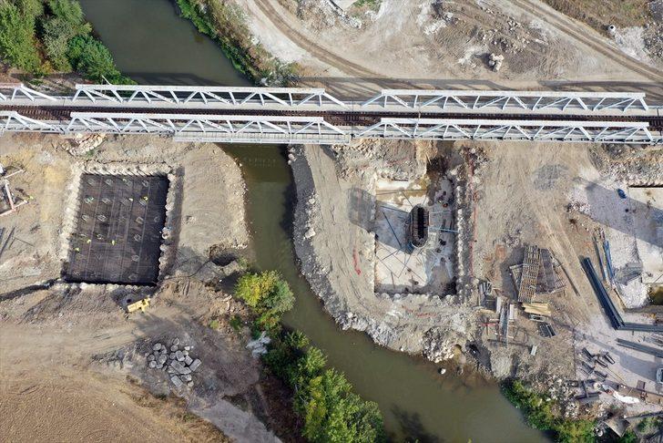 Halkalı-Kapıkule Demir Yolu Projesi'nin Edirne'deki viyadük çalışmaları sürüyor G5