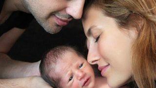 Çağla Şıkel'in oğullarını gören şaşıp kalıyor! Koca adam oldular