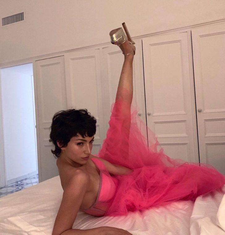 La Casa de Papel'in Tokyo'su yatak pozlarıyla yürek hoplattı! G5