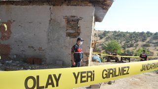 Kan donduran vahşet: Babasının boğazını keserek öldürdü! Git bak, ölmüş mü?