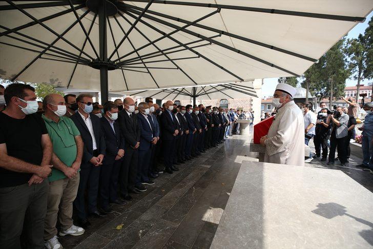 İçişleri Bakanı Soylu, Balıkesir'de AK Parti'li Aydemir'in babasının cenaze törenine katıldı G4