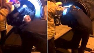 Beşiktaş'ta fotoğraf çektirmek için girdiği tarihi savaş topunun içinde mahsur kaldı