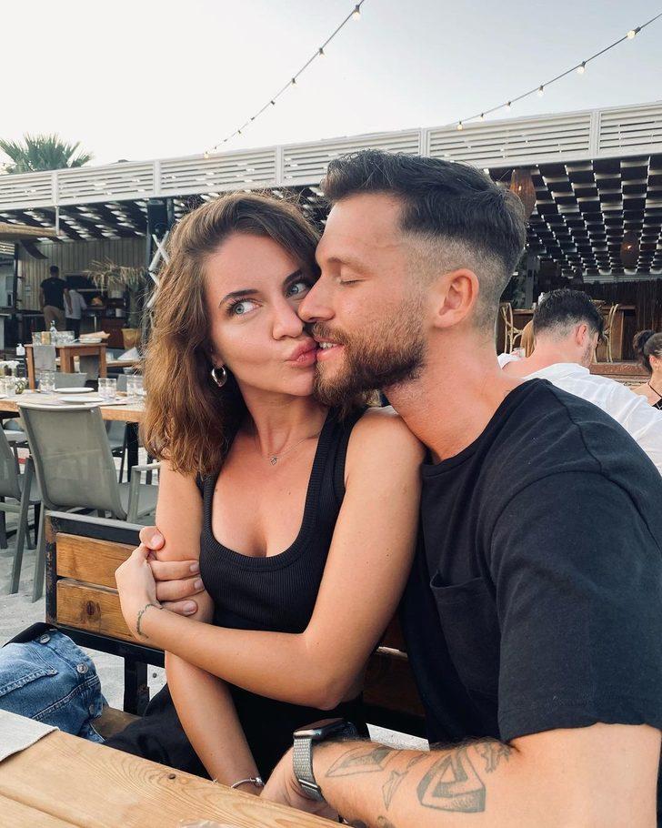 90'ların çocuk yıldızı Ayşecik büyüdü! Kocasıyla pozları yıktı geçti G3