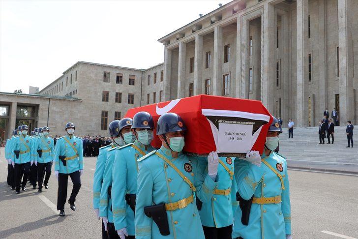 Şahin Mengü son yolcuğuna uğurlandı G2