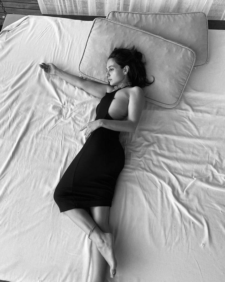 Bir Zamanlar Çukurova'nın yıldızından cesur pozlar! Saniye'yi hiç böyle görmediniz G5