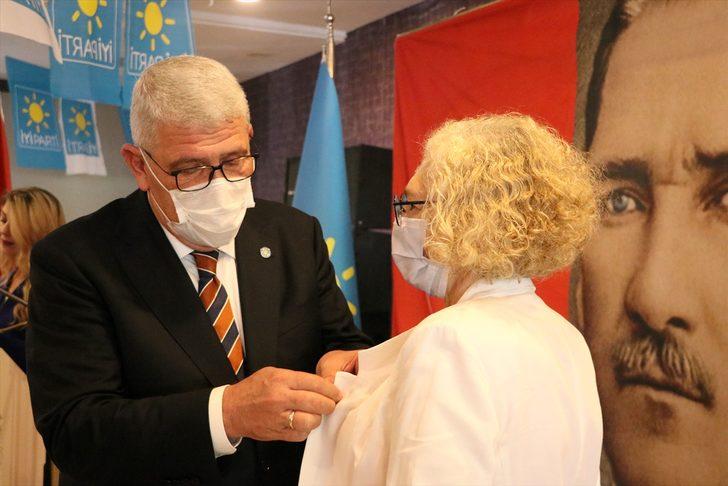 İYİ Partili Dervişoğlu, İzmir'de "HDP tartışmaları" konusunda açıklamalarda bulundu: G3