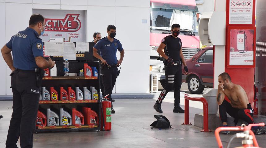 Akaryakıt istasyonunda korkutan anlar! "Patlatırım burayı"
