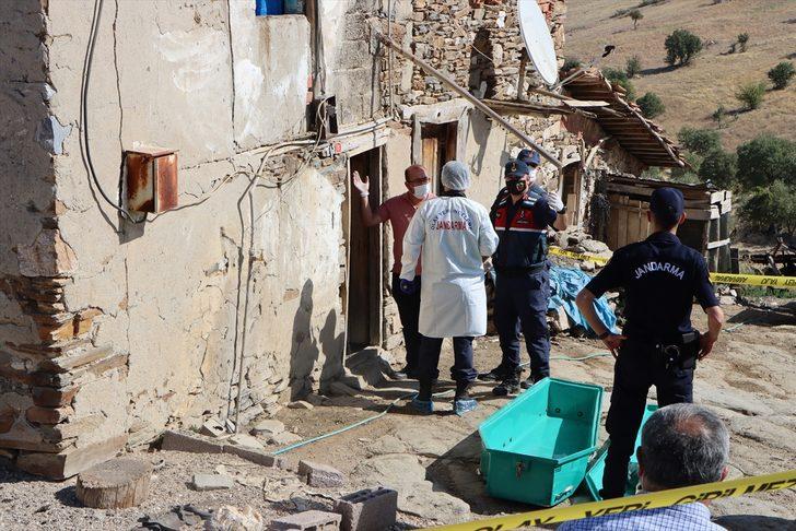 GÜNCELLEME - Manisa'da babasını öldüren kadın tutuklandı G5