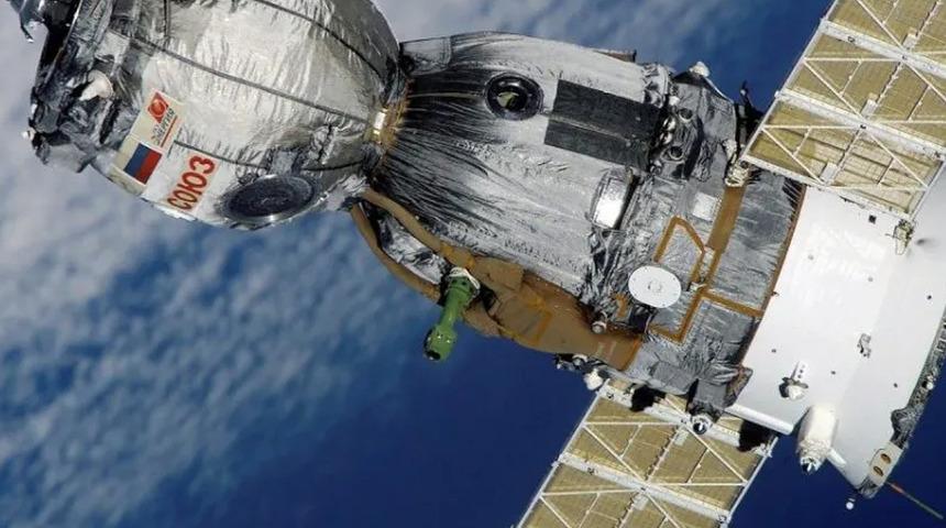 ABD'li General Raymond: Rusya'nın yörüngede matruşka bebeği uydusu var