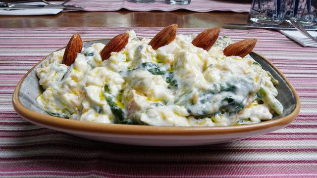 Ispanak borani nasıl yapılır? Ispanak borani malzemeleri neler?