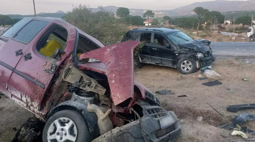 Feci kaza! Kafa kafaya &ccedil;arpıştılar: 1 &ouml;l&uuml;, 1 yaralı