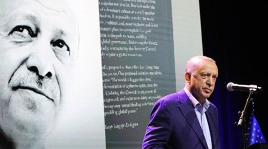 Cumhurbaşkanı Erdoğan&rsquo;ın kitabı New York&rsquo;ta led ekranlarda tanıtıldı