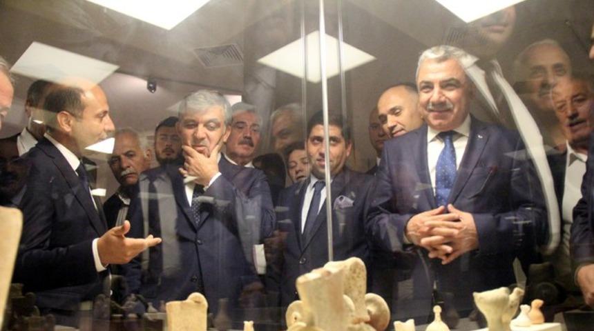 Abdullah Gül konvoyla karşılandı