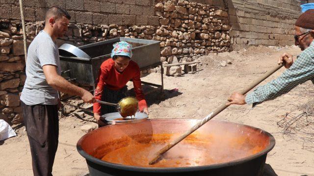 Gaziantep’te üzümden yapılan tatlı tarhana mesaisi başladı