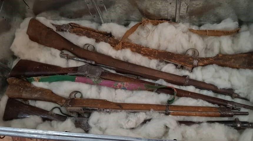 Afganistan'da bir evde 150 yıllık İngiliz tüfekleri bulundu