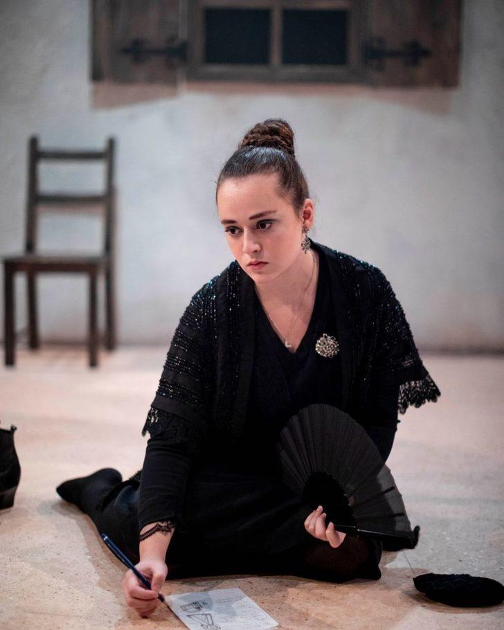 Yaprak Dökümü'nün Fikret'i Bennu Yıldırımlar'ın kızı da oyuncu çıktı! G3