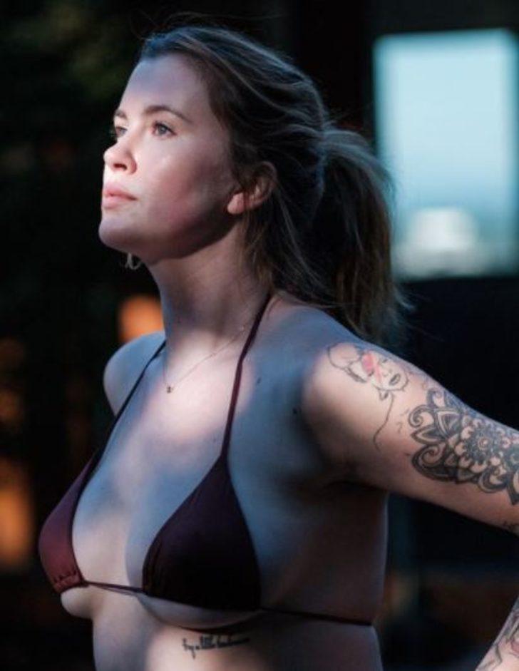 Ireland Baldwin göğüslerine küçük gelen bikinisiyle mesaj verdi G5