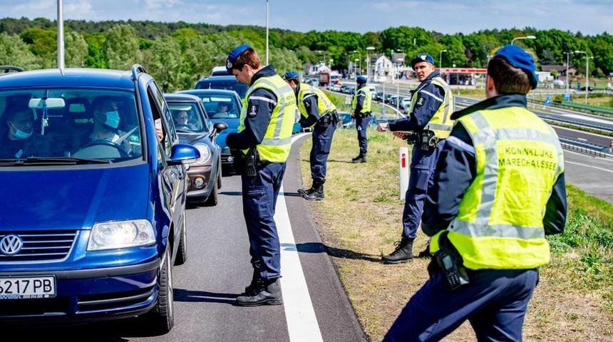Hollanda mahkemesinden tartışmalı karar: Etnik k&ouml;ken temelinde sınır kontrol&uuml; ayrımcılık değil