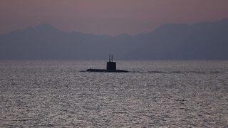 Denizaltı krizi devam ediyor! Bakan Senato'da yuhalandı